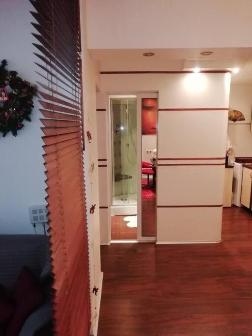 Sofia Zen - On Metro, Ultra Fast Wi-Fi Apartment ภายนอก รูปภาพ
