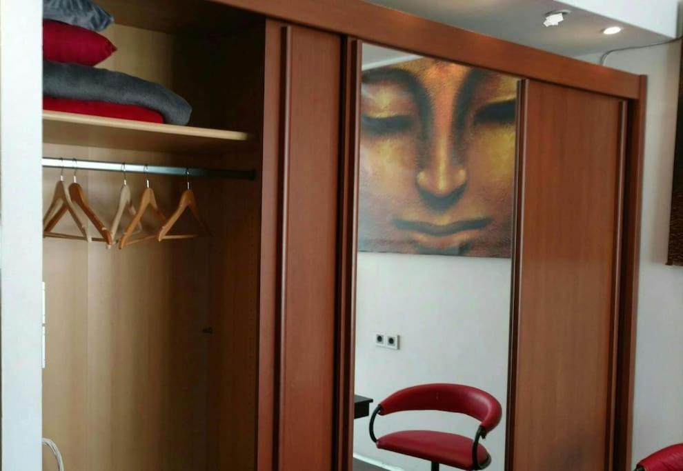 Sofia Zen - On Metro, Ultra Fast Wi-Fi Apartment ภายนอก รูปภาพ